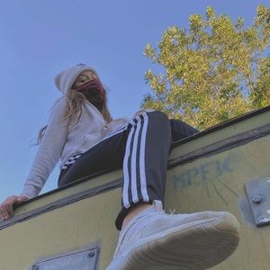 Meet your Posher, Sierra